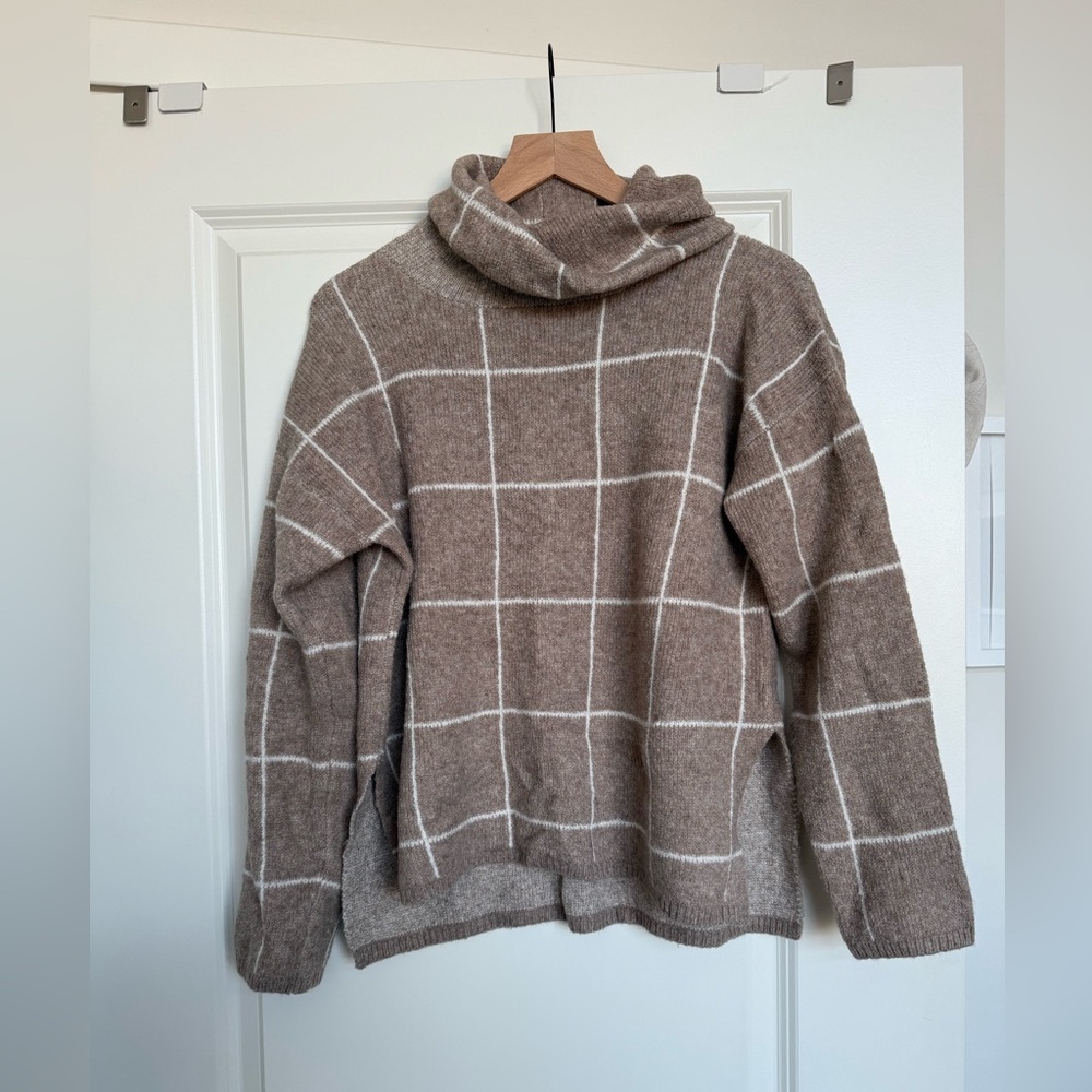 Madewell Tan Turtleneck Sweater with Cream Accents